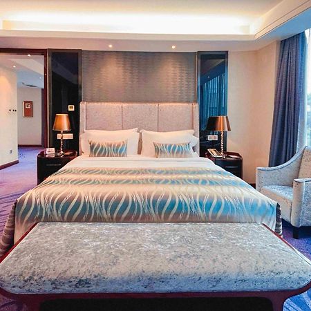 Sentosa Hotel Shenzhen Feicui Branch, Enjoy Tropical Swimming Pools And High-Class Fitness Club מראה חיצוני תמונה