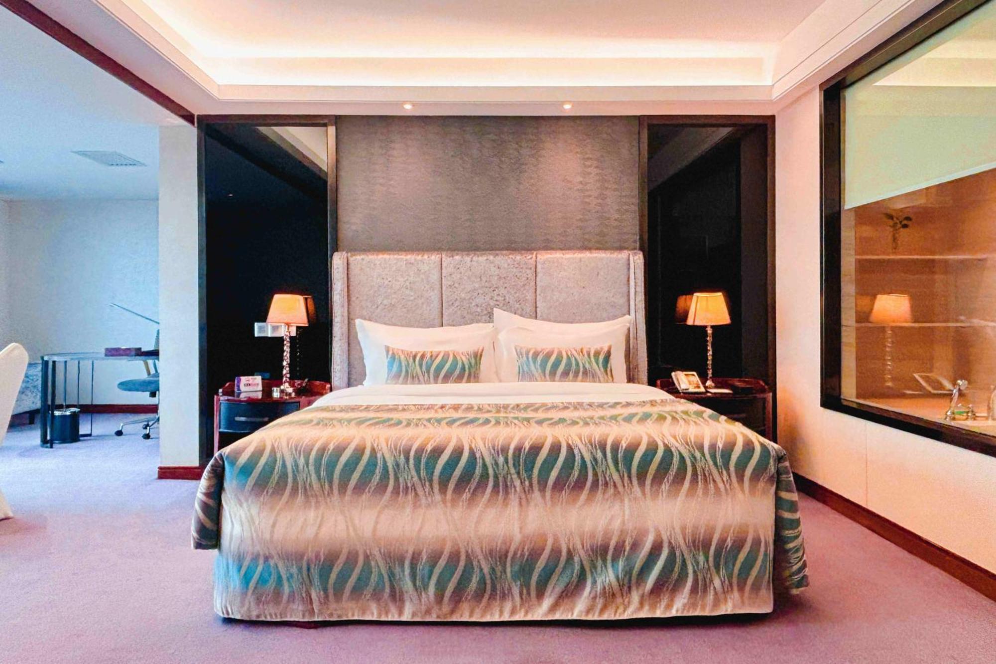 Sentosa Hotel Shenzhen Feicui Branch, Enjoy Tropical Swimming Pools And High-Class Fitness Club מראה חיצוני תמונה