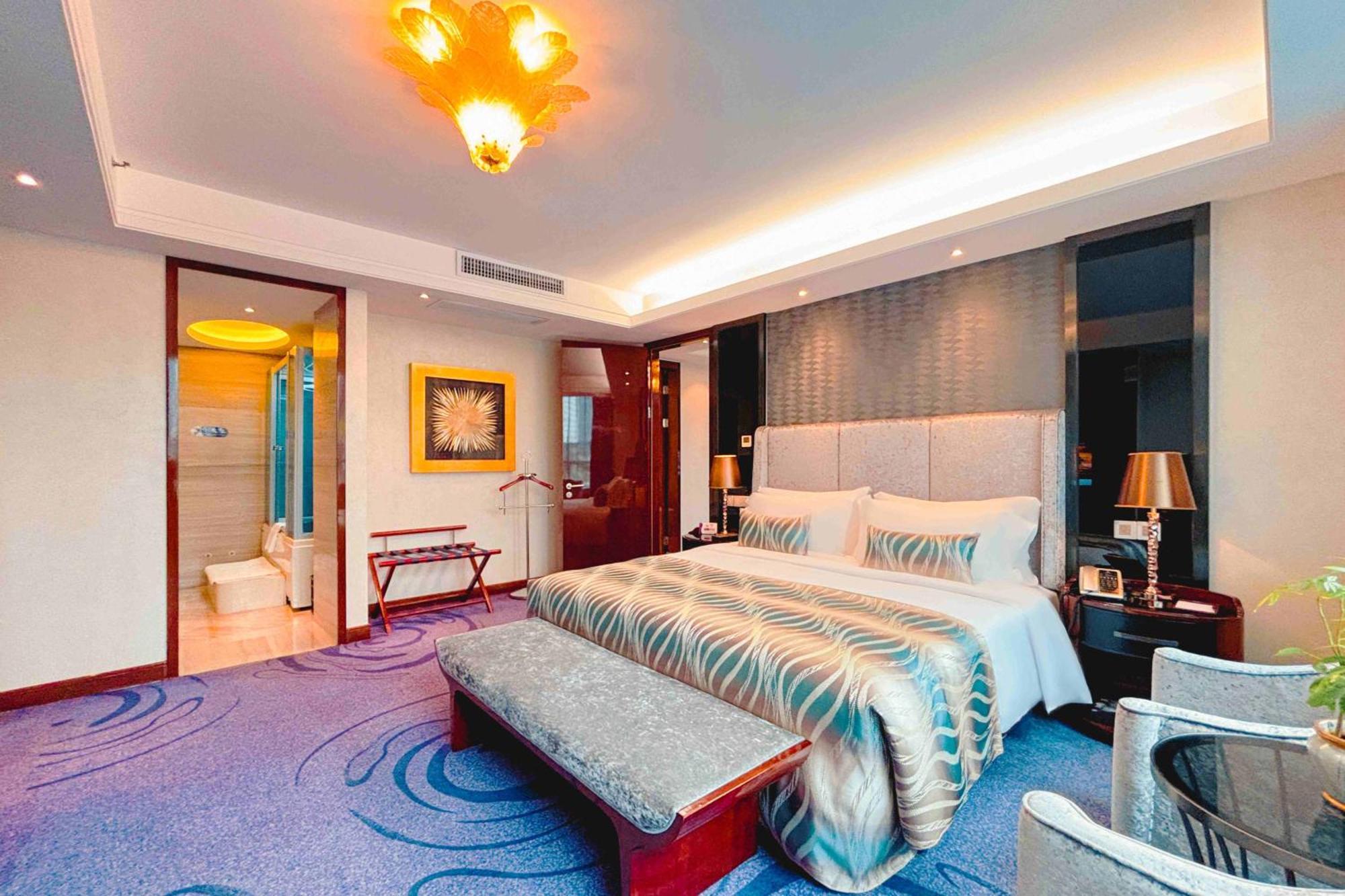 Sentosa Hotel Shenzhen Feicui Branch, Enjoy Tropical Swimming Pools And High-Class Fitness Club מראה חיצוני תמונה
