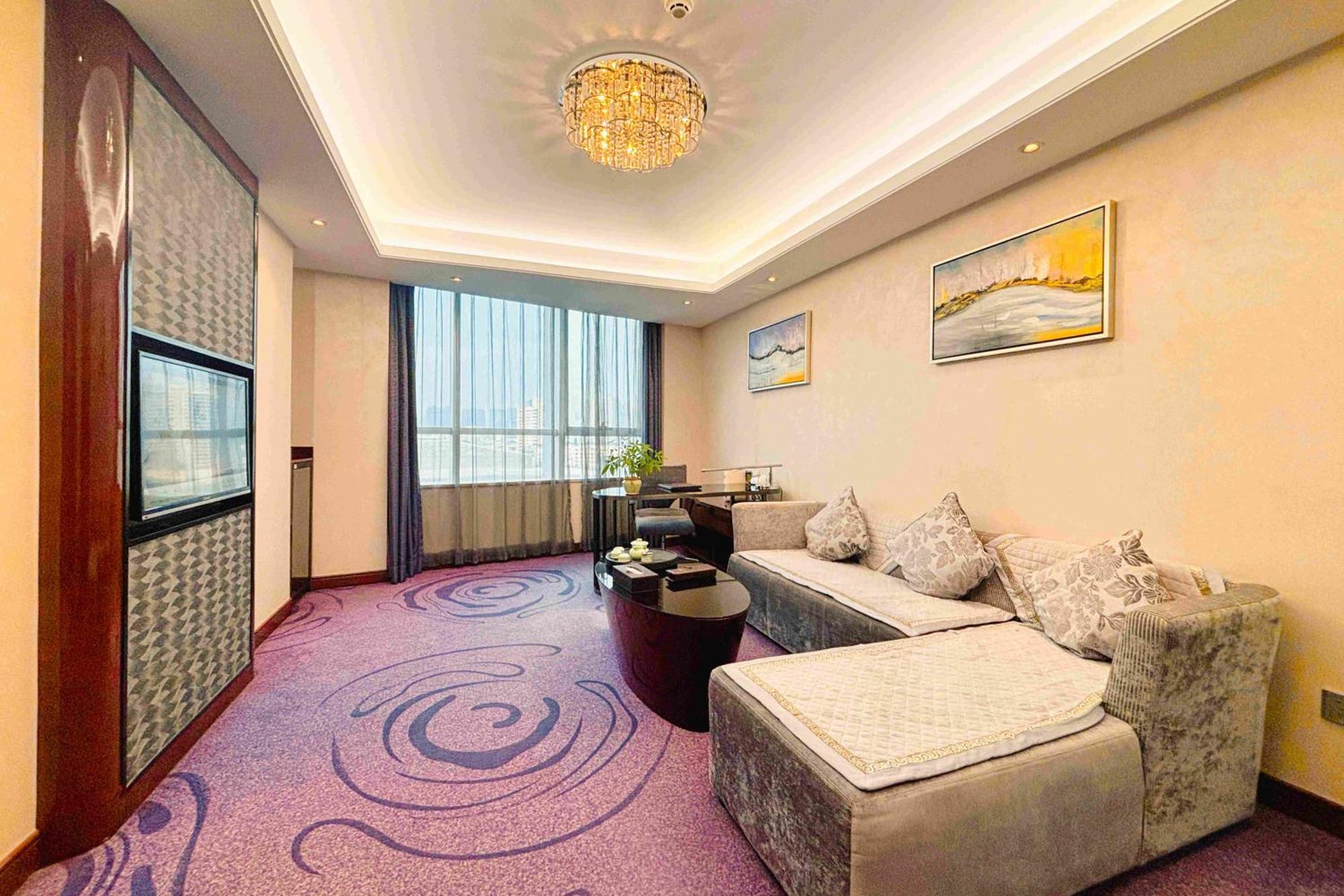 Sentosa Hotel Shenzhen Feicui Branch, Enjoy Tropical Swimming Pools And High-Class Fitness Club מראה חיצוני תמונה